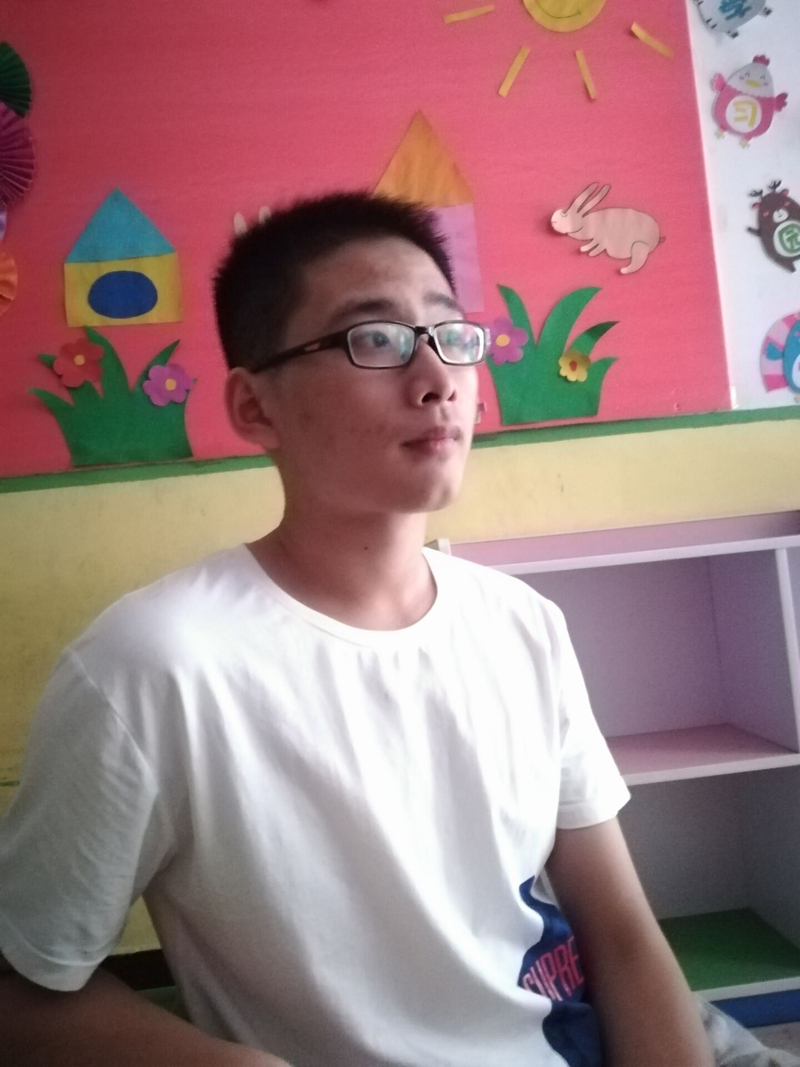 龙懿.jpg